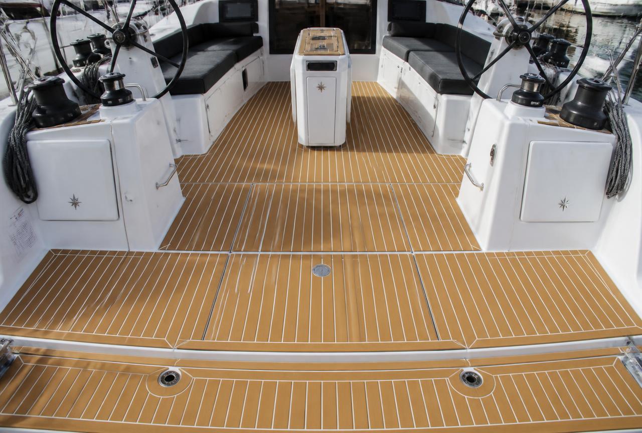 Cockpit sole re-deck after